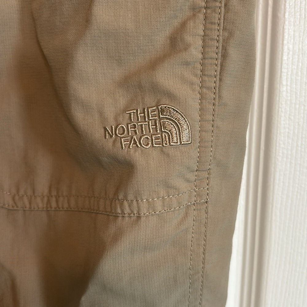 The North Face tan khaki pants size 8 woman’s